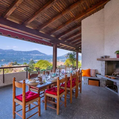 Gianna Piscina Su Villa Ranco